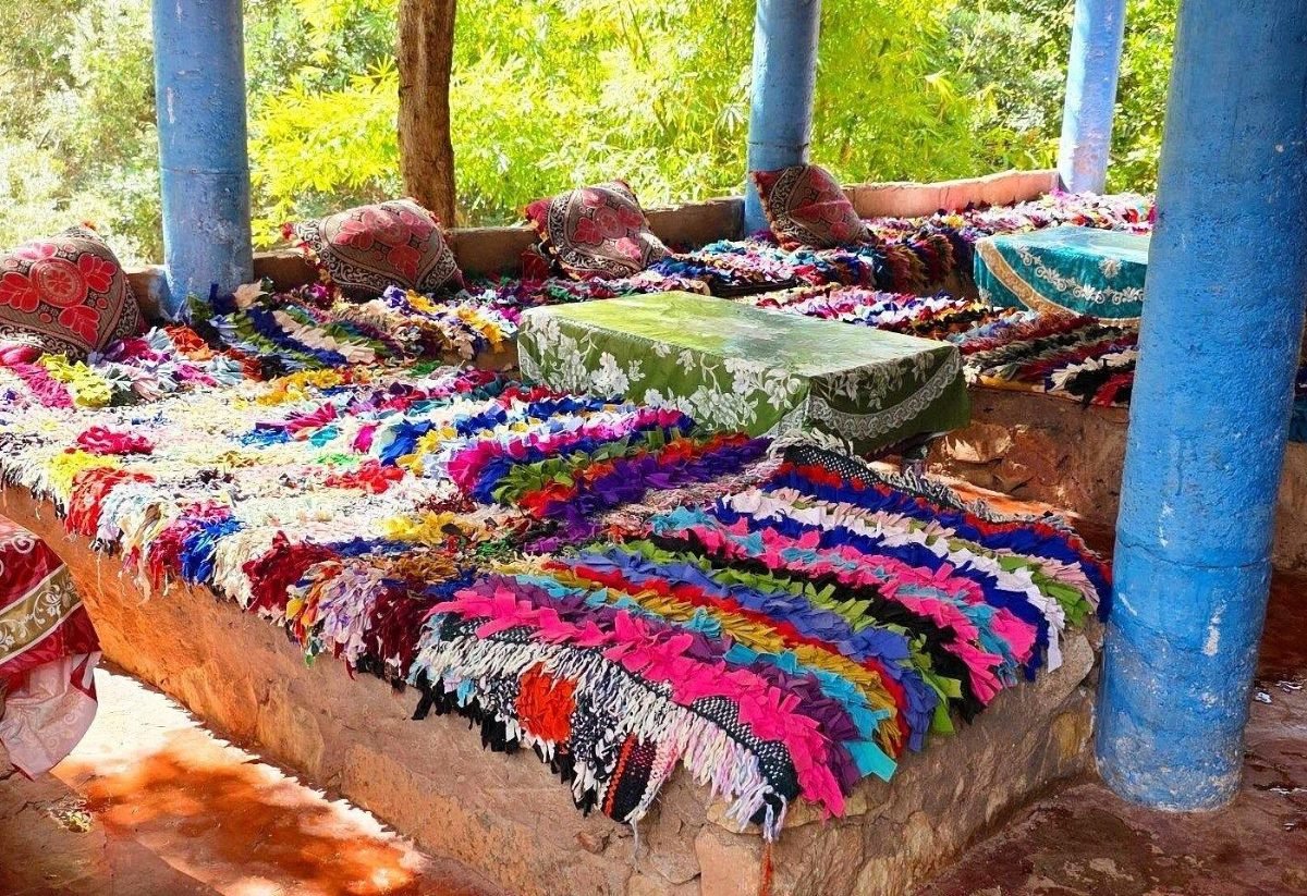 Café berbère aux tapis colorés dans la vallée de Paradise Valley